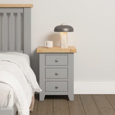 Windsor 3 Drawer Bedside - Furniture Cash and Carry